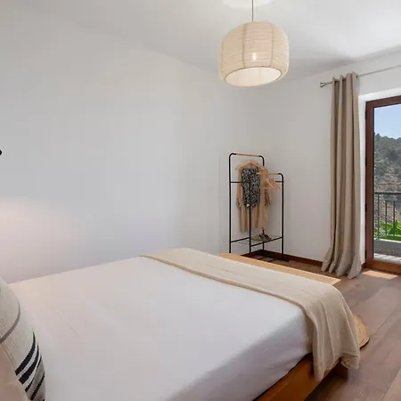 Casa De Pedra By An Island Holiday home