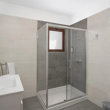 Casa De Pedra By An Island