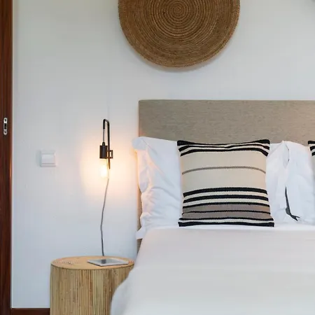 Casa De Pedra By An Island Feriehus