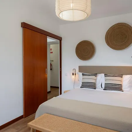 Casa De Pedra By An Island