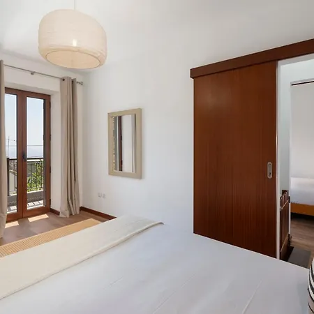 Casa De Pedra By An Island *