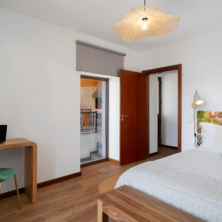 Casa De Pedra By An Island