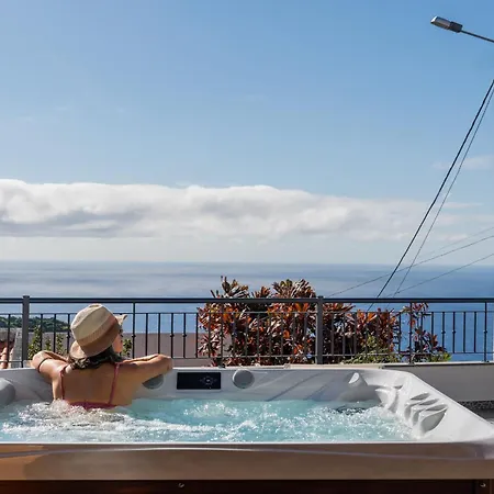 Casa De Pedra By An Island *