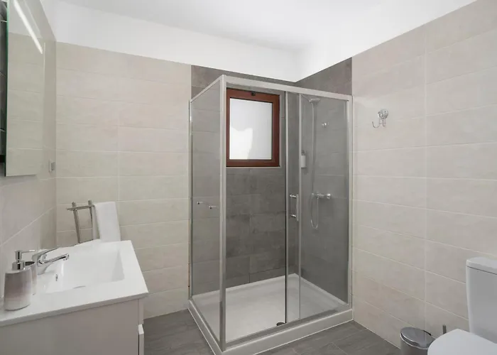 Casa De Pedra By An Island