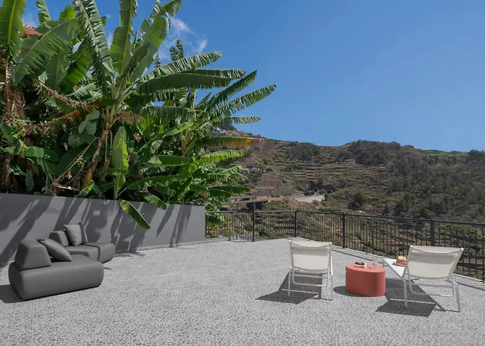 度假居 Casa De Pedra By An Island *