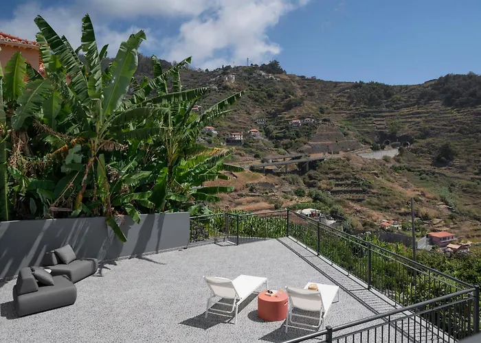 度假居 Casa De Pedra By An Island