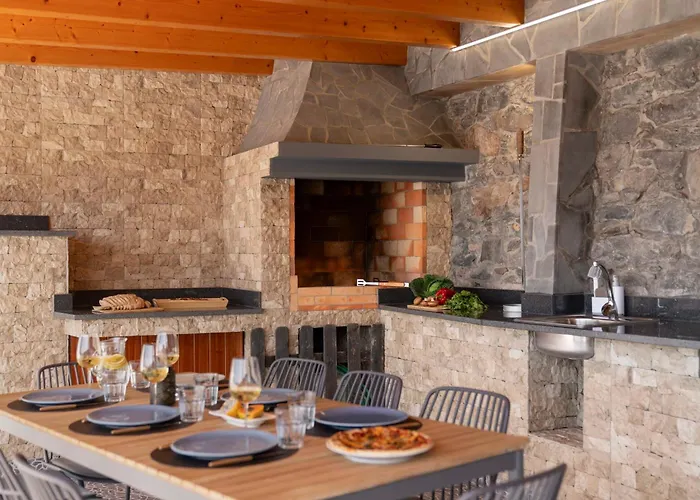 Casa De Pedra By An Island