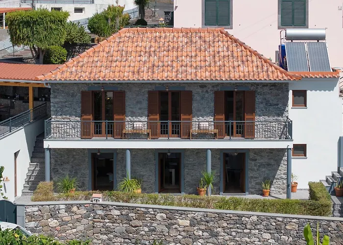 Casa De Pedra By An Island *