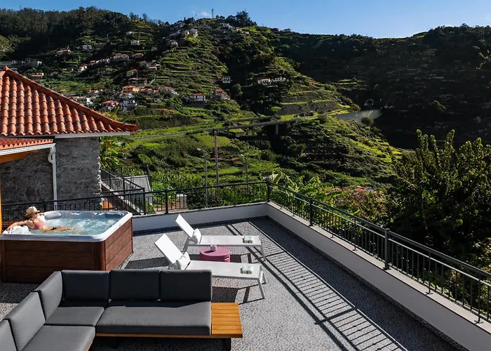 度假居 Casa De Pedra By An Island *